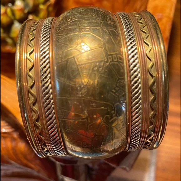 Wide cuff bracelet - Picture 2 of 8